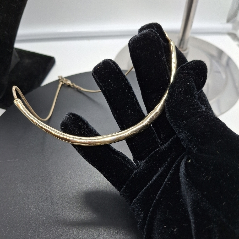 Necklace Goldtone hammered texture #2 - Picture 3 of 3